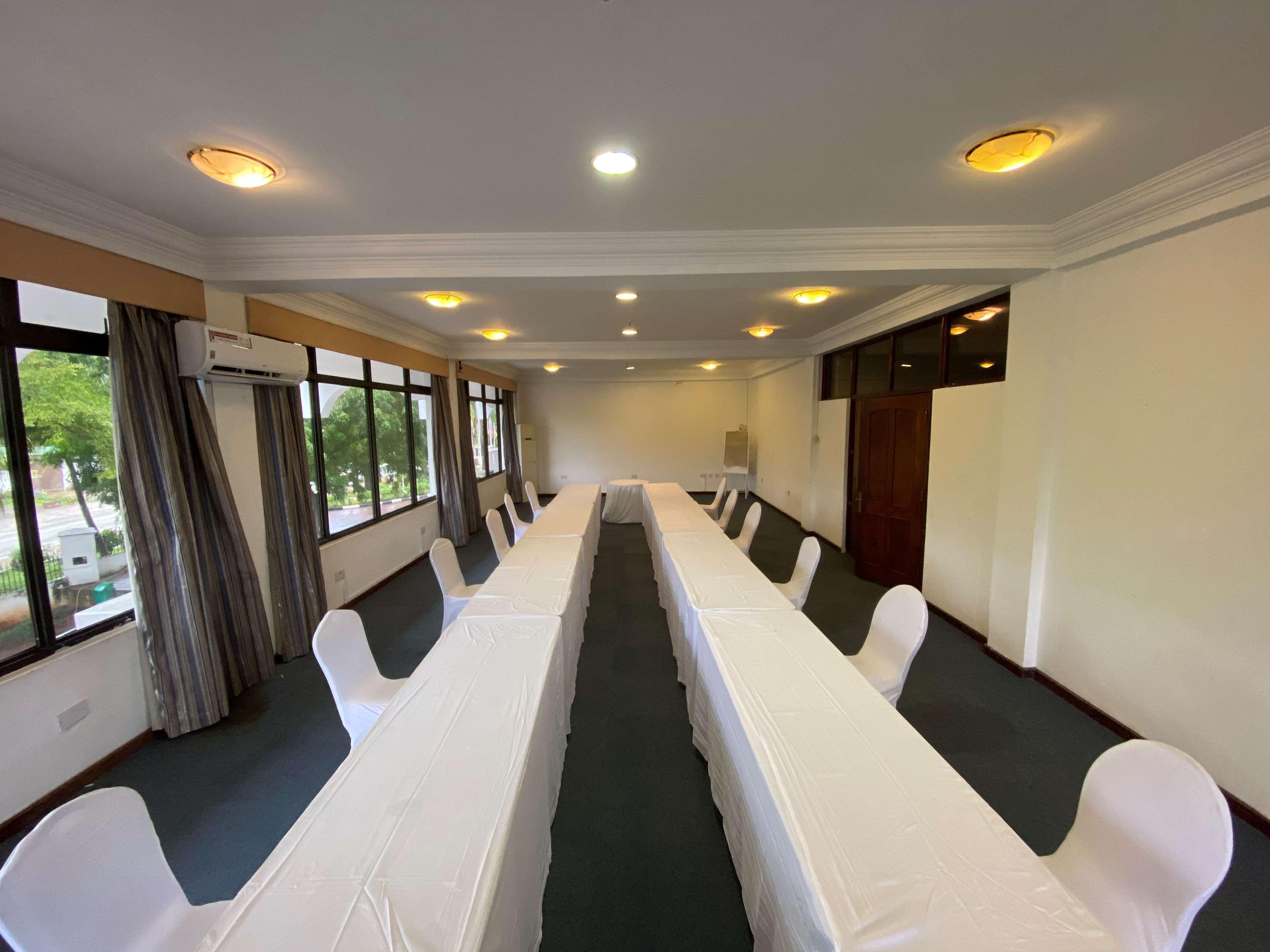 Hotel Golden Tulip Dar Es Salaam Exterior foto