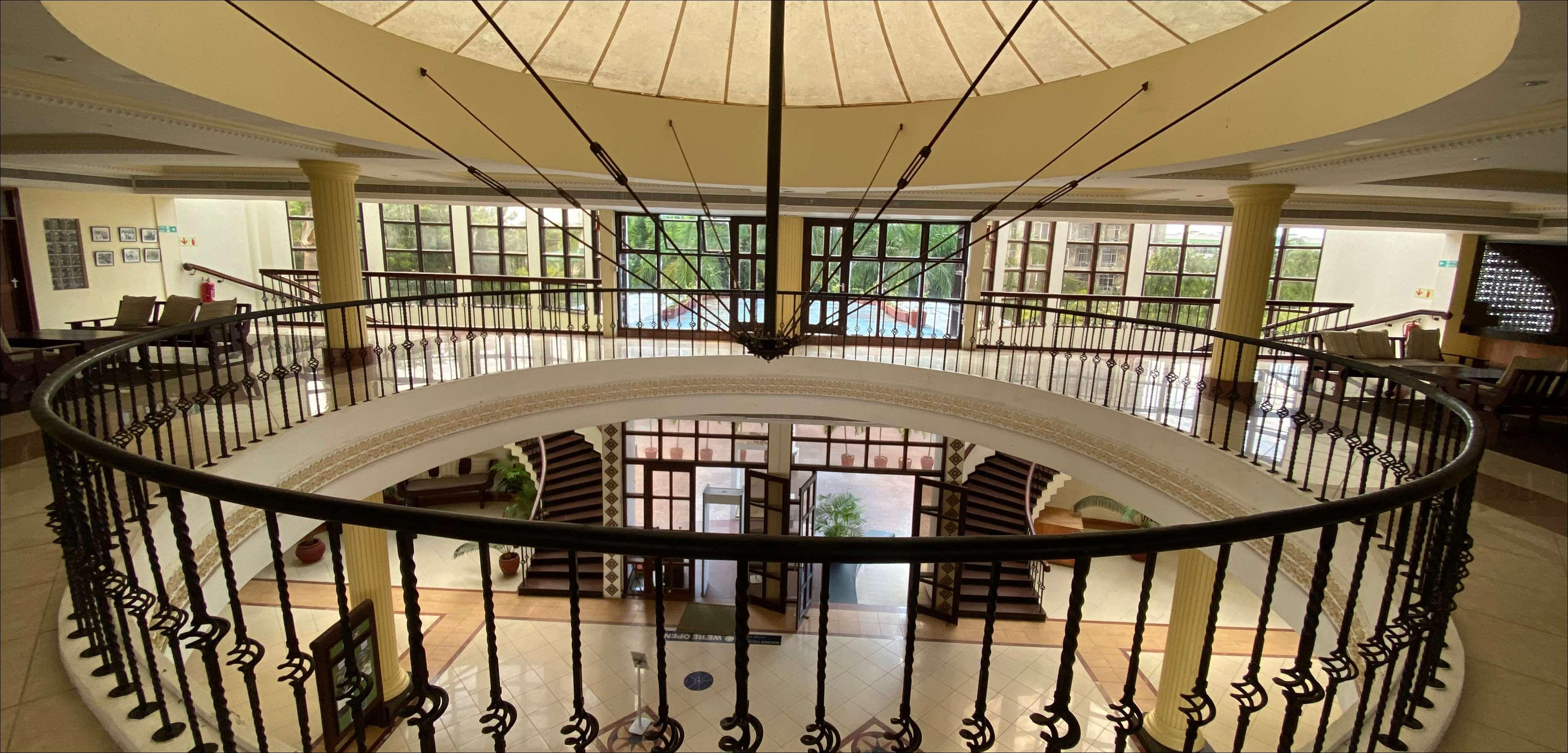 Hotel Golden Tulip Dar Es Salaam Exterior foto